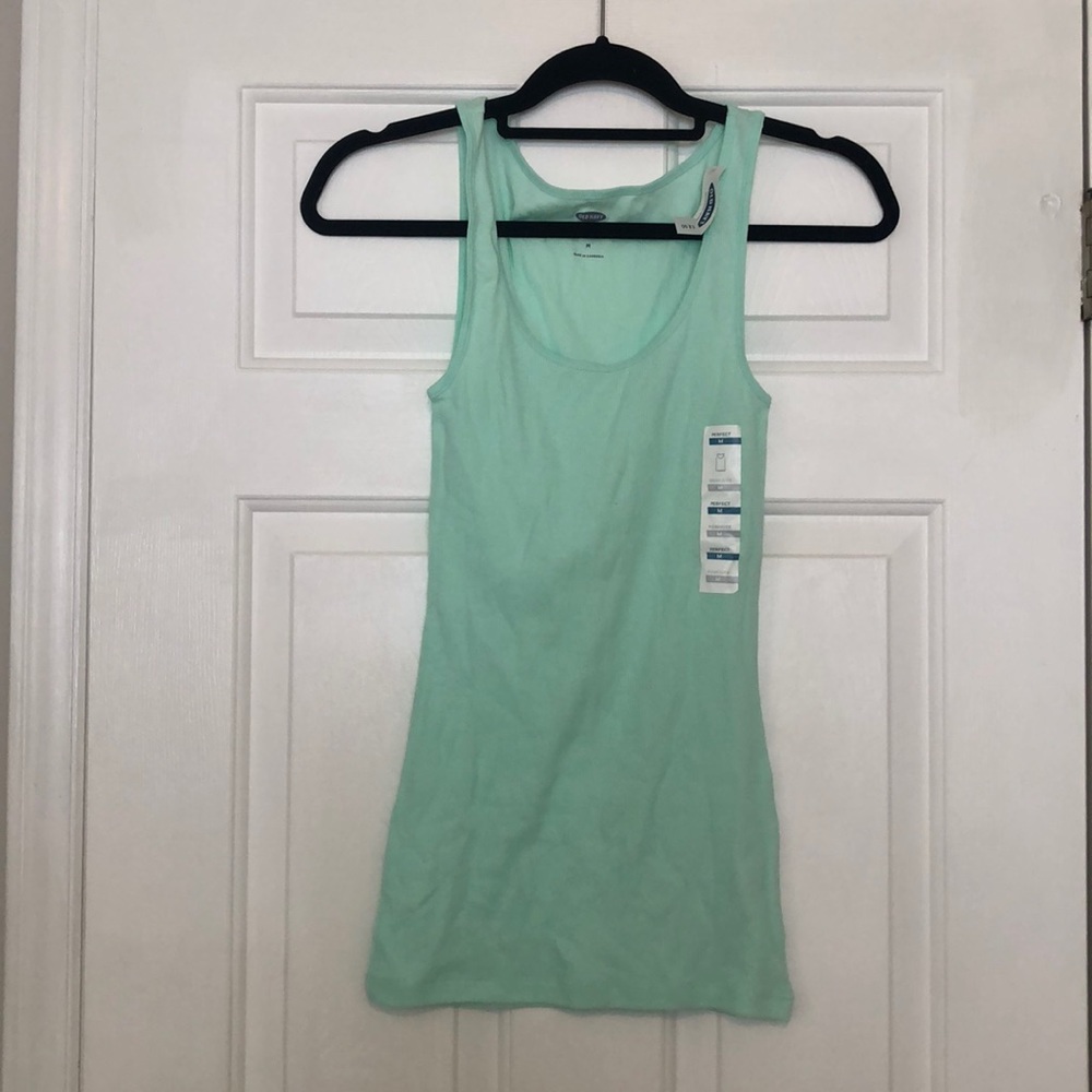 NWT Old Navy Fitted Tank Size M